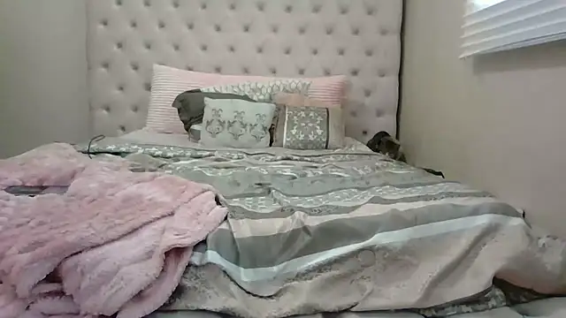 Snapshot of beautylovess chatting on December 2025 03:17:01 PM beautylovess online show from December 2025 03:17:01 PM