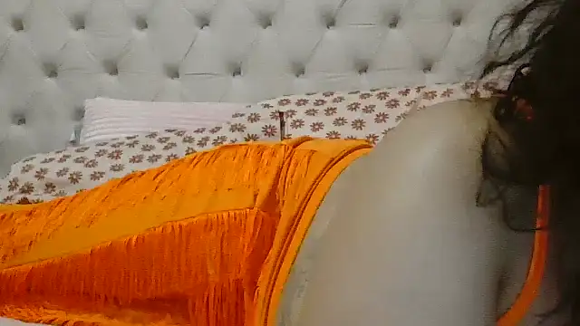 Snapshot of beautylovess chatting on January 2026 11:09:02 PM beautylovess online show from January 2026 11:09:02 PM