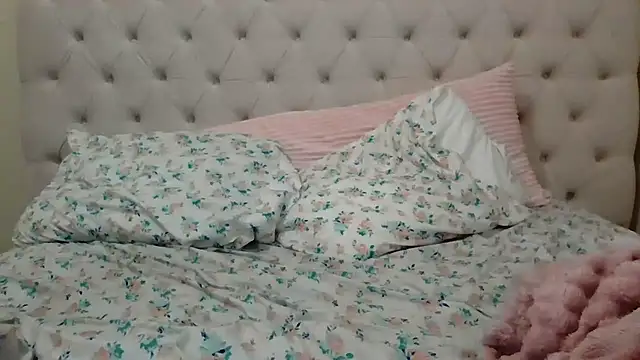 Snapshot of beautylovess chatting on February 2026 09:12:01 PM beautylovess online show from February 2026 09:12:01 PM