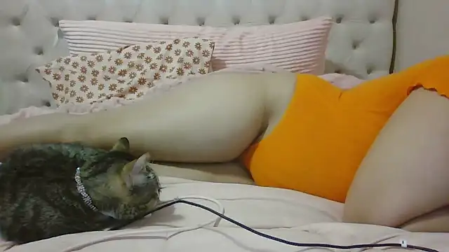 Snapshot of beautylovess chatting on January 2026 06:17:02 AM beautylovess online show from January 2026 06:17:02 AM