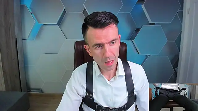 SteveTiger online show from April 2026 01:37:01 PM