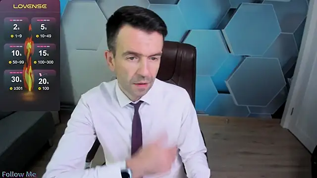 SteveTiger online show from November 2025 03:49:02 AM