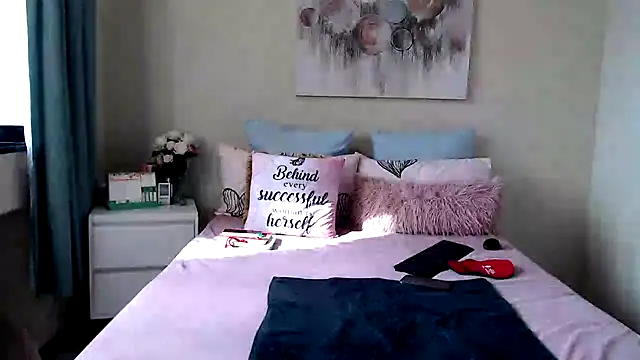 FitSelina66 online show from April 2026 01:18:01 PM