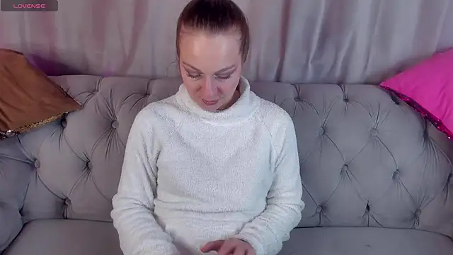 GwenCarter online show from January 2025 12:37:01 PM