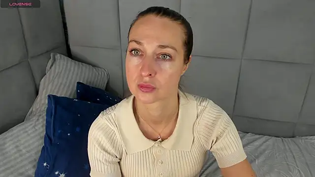 GwenCarter online show from February 2025 12:39:01 PM