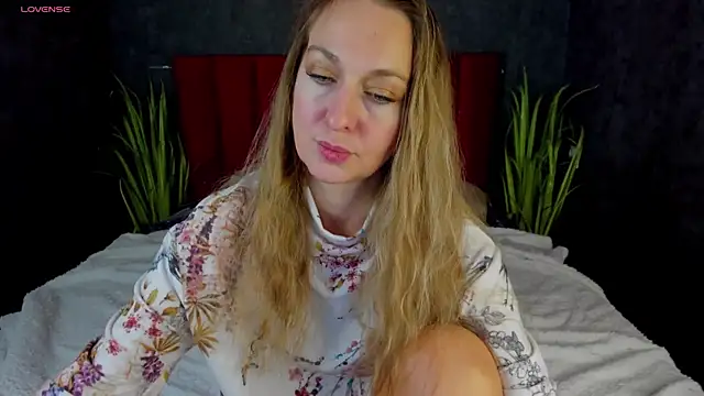 GwenCarter online show from January 2025 12:56:01 PM