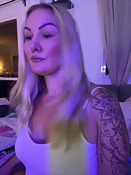 NastyMilf  online show from October 2025 06:20:01 PM