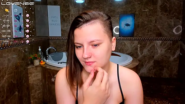 MelindaTin online show from December 2025 01:39:01 AM