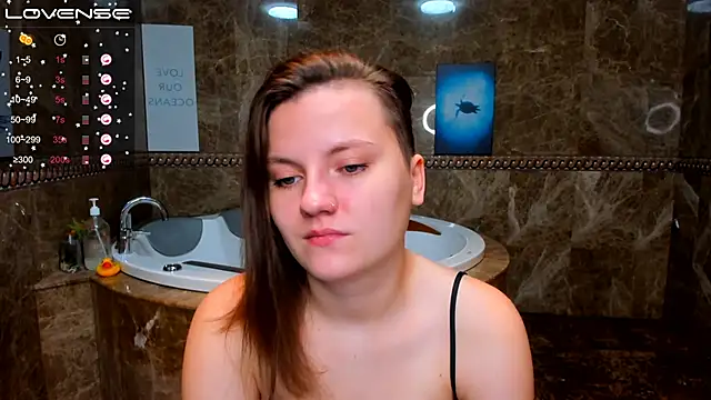 Snapshot of MelindaTin chatting on September 2025 01:12:01 AM MelindaTin online show from September 2025 01:12:01 AM