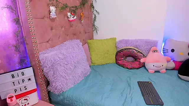 LillyCandy online show from June 2026 06:14:01 PM