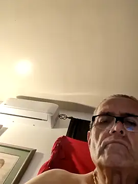 Snapshot of bobby69cock chatting on November 2025 07:24:01 AM bobby69cock online show from November 2025 07:24:01 AM