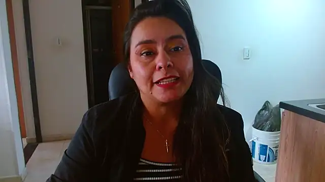 Ixchel Anaid online show from May 2026 02:32:01 PM