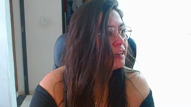 Ixchel Anaid online show from May 2026 12:11:01 PM