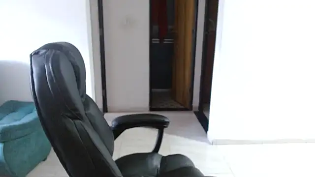 Ixchel Anaid online show from April 2026 12:30:01 PM