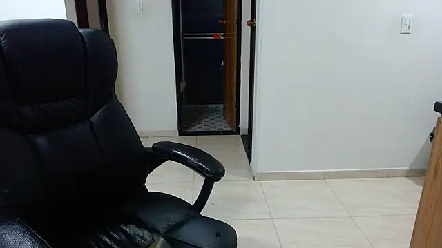 Ixchel Anaid online show from March 2025 01:19:01 AM