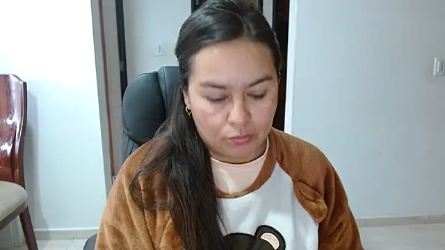 Snapshot of Ixchel_Anaid chatting on December 2025 01:13:02 PM Ixchel Anaid online show from December 2025 01:13:02 PM