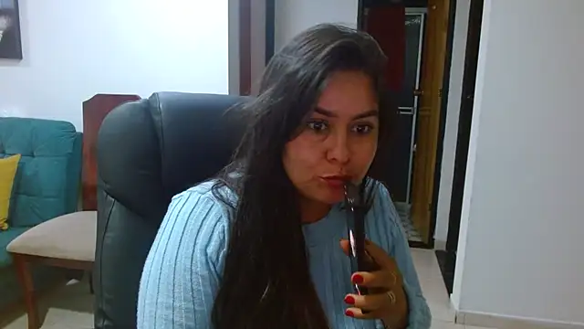 Ixchel Anaid online show from December 2025 09:37:03 PM