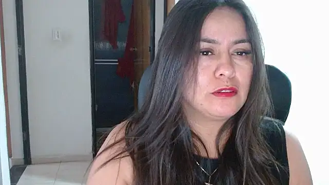 Ixchel Anaid online show from April 2026 04:49:01 PM