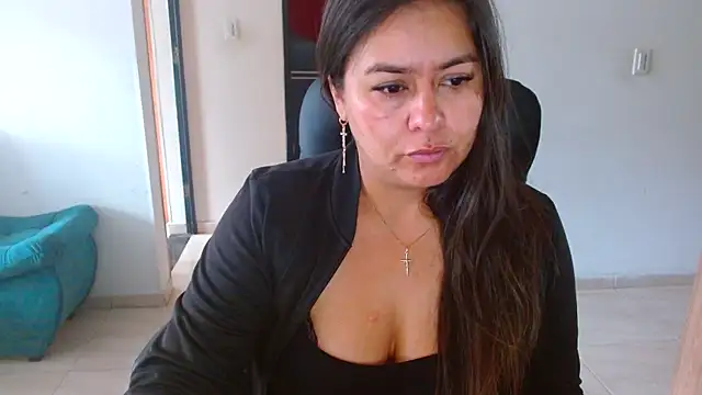 Ixchel Anaid online show from April 2026 12:23:01 PM