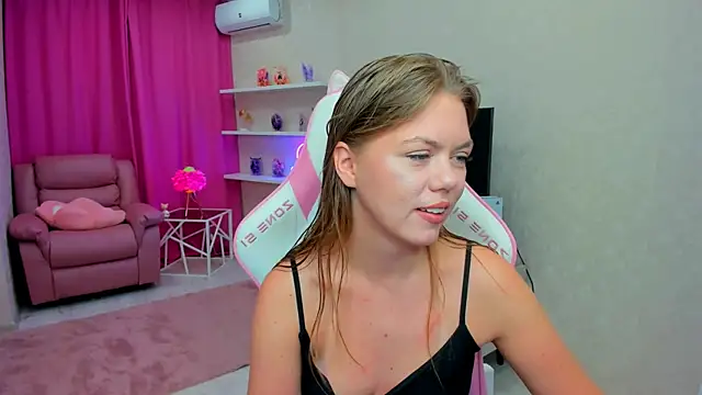 Strawberrye online show from February 2026 03:19:02 AM