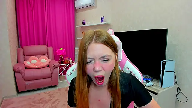 Strawberrye online show from October 2025 03:32:01 AM