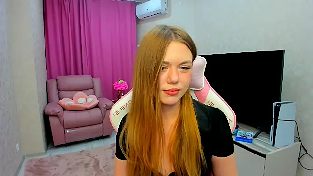 Strawberrye online show from September 2025 03:33:01 AM
