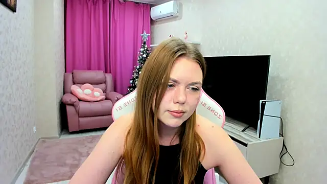 Strawberrye online show from December 2025 03:33:01 AM