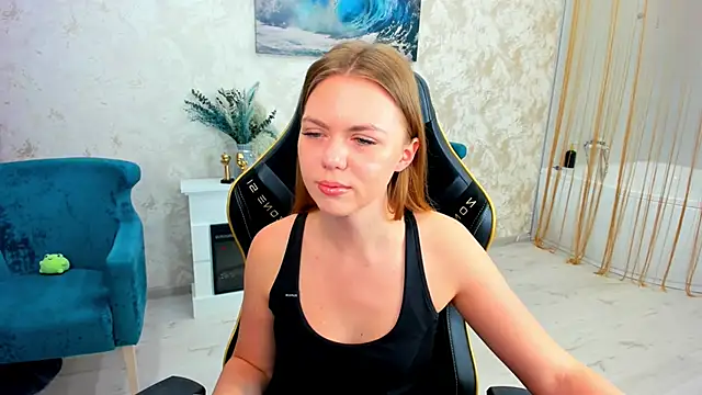 Strawberrye online show from April 2026 03:22:01 AM