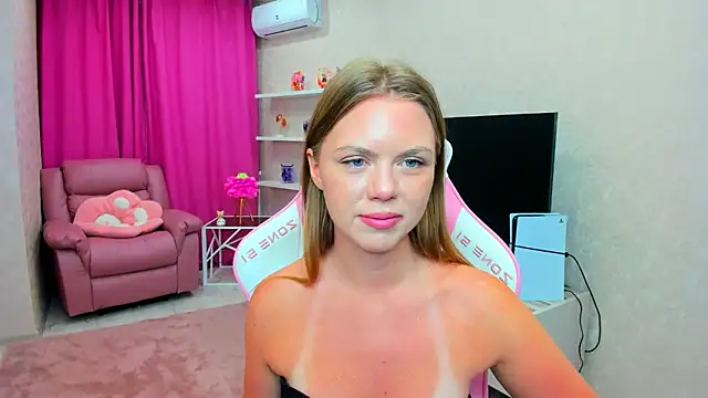 Strawberrye online show from February 2026 03:26:01 AM