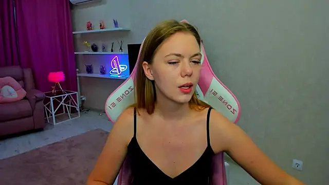 Strawberrye online show from May 2026 03:21:01 AM