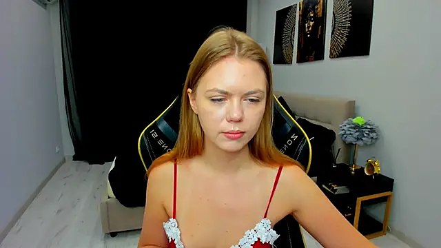 Strawberrye online show from March 2026 03:28:01 AM