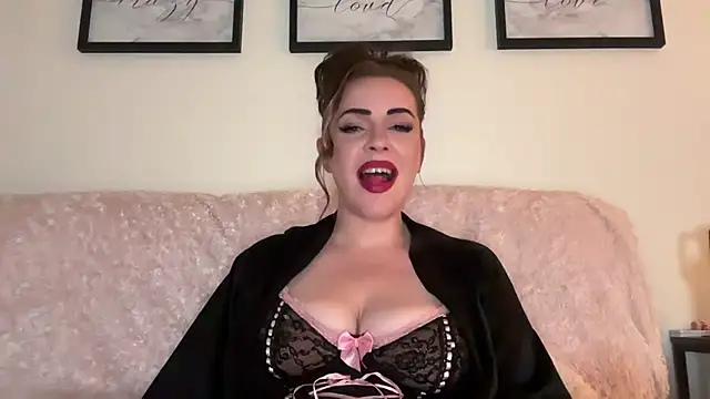 Snapshot of EmilyBlue chatting on October 2025 07:47:01 PM EmilyBlue online show from October 2025 07:47:01 PM