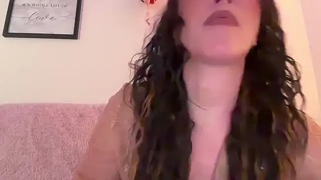 Snapshot of EmilyBlue chatting on June 2026 07:48:01 PM EmilyBlue online show from June 2026 07:48:01 PM