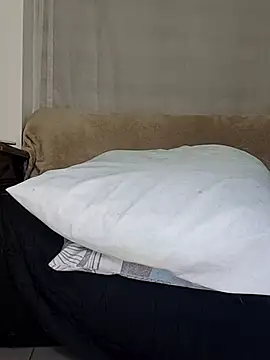 Snapshot of estrella_tasty chatting on September 2025 12:55:01 AM estrella tasty online show from September 2025 12:55:01 AM