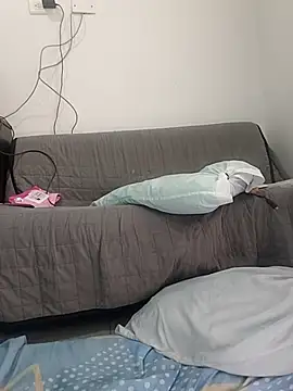 Snapshot of estrella_tasty chatting on April 2026 04:41:02 PM estrella tasty online show from April 2026 04:41:02 PM