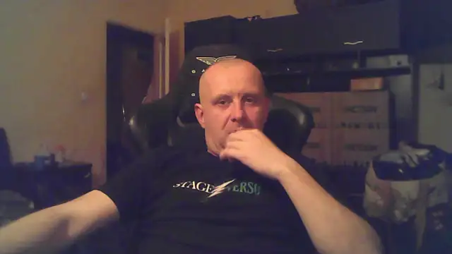 MrWhitePL online show from April 2026 06:01:01 PM