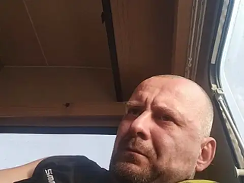 MrWhitePL online show from July 2026 06:26:01 PM