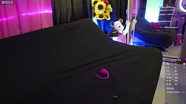 Rachellkors online show from October 2025 09:43:02 AM