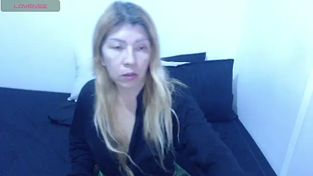 Dulce-Bella online show from March 2026 03:30:02 PM