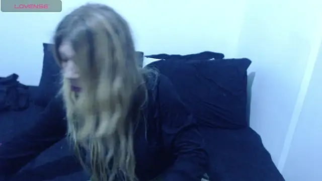 Dulce-Bella online show from November 2025 09:08:01 PM