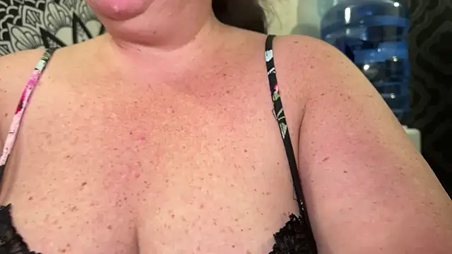 Miss Phat Booty online show from November 2025 03:39:02 AM