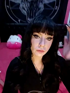 EVILYN online show from December 2025 09:04:02 PM