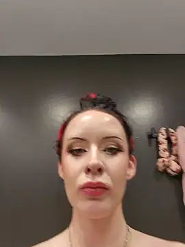 Snapshot of EVILYN chatting on March 2025 02:23:02 AM EVILYN online show from March 2025 02:23:02 AM