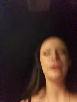 Snapshot of EVILYN chatting on October 2025 11:28:01 PM EVILYN online show from October 2025 11:28:01 PM