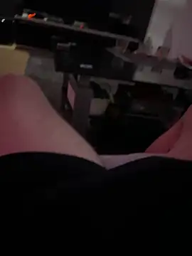 Snapshot of Dirty0892 chatting on February 2025 11:24:01 PM Dirty0892 online show from February 2025 11:24:01 PM