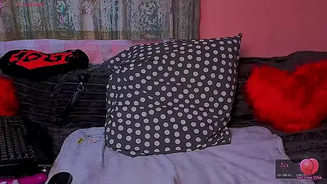 UrNaughtyGfMilf online show from November 2025 06:40:01 AM