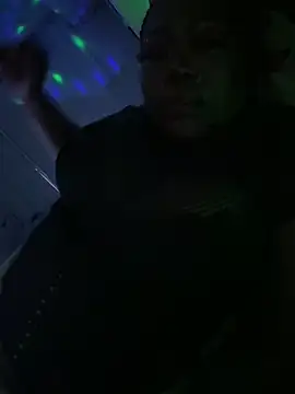 Snapshot of WetLipps12 chatting on December 2024 06:33:01 AM WetLipps12 online show from December 2024 06:33:01 AM