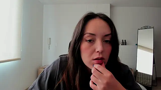 molly marmalade  online show from March 2025 04:45:01 PM