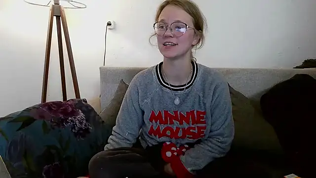 little-leni online show from March 2026 06:32:01 PM