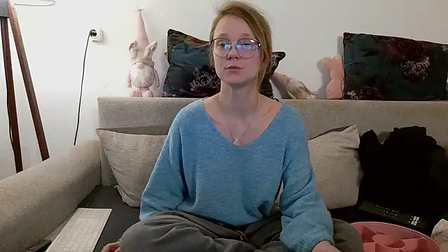 little-leni online show from March 2026 09:43:02 PM